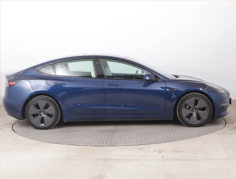 Tesla Model 3 (2020) Long Range 4WD 74kWh, SoH 89% - fotka 6 z 21
