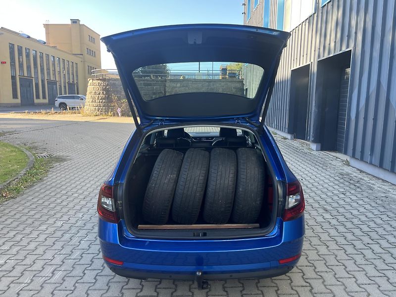 Škoda Octavia 1,5 TSi DSG/Style/servis/pneu - fotka 18 z 41