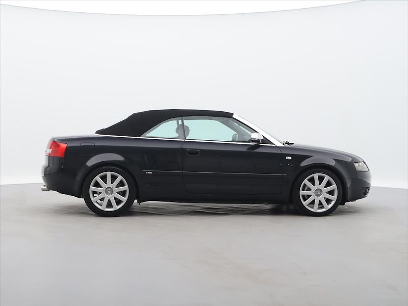 Audi A4 2,5 TDI  120kW MAN Cabriolet - fotka 8 z 31