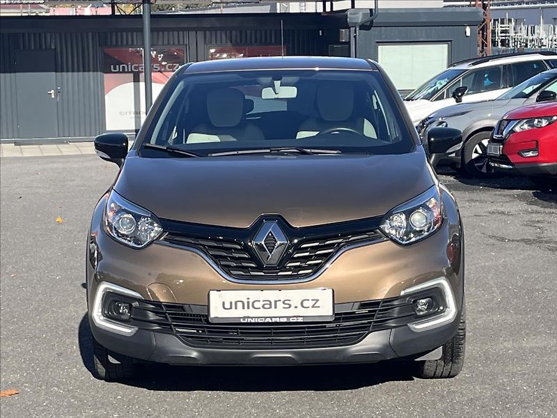 Renault Captur 1,2 TCe  Life - fotka 2 z 19