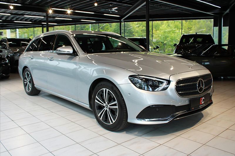 Mercedes-Benz Třídy E 220d 4MATIC Avantgarde DIS+ / - fotografie inzerátu