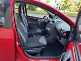 Citroën C1 1,0 VVTi 57 tkm /pneu/ servo - náhled 24