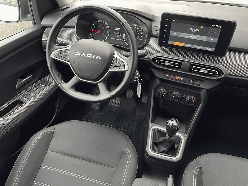 Dacia Jogger (2023) Expression 1,0TCe 100k 7míst - fotka 13 z 18