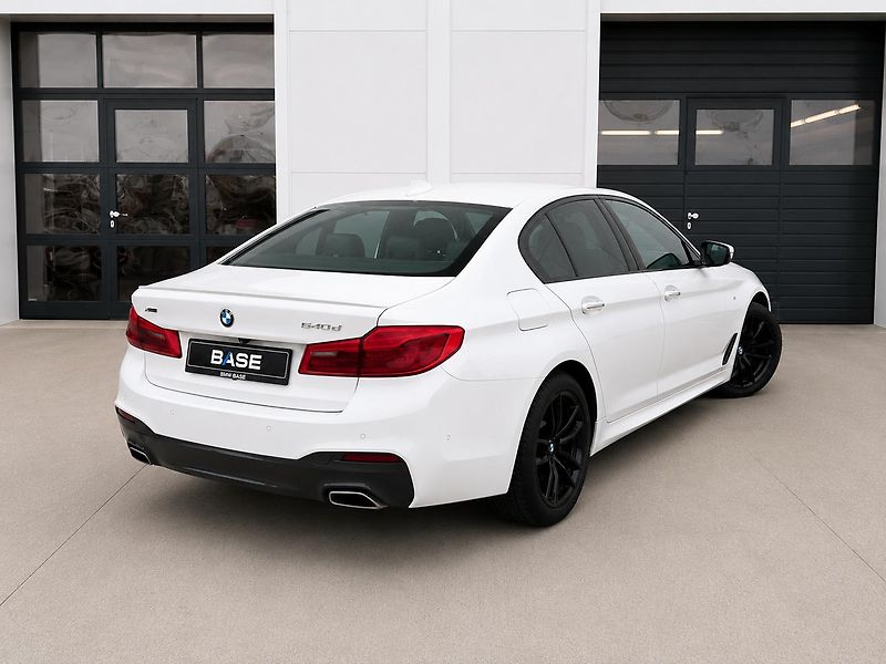 BMW Řada 5 540d xDrive M-Sport - fotka 4 z 29