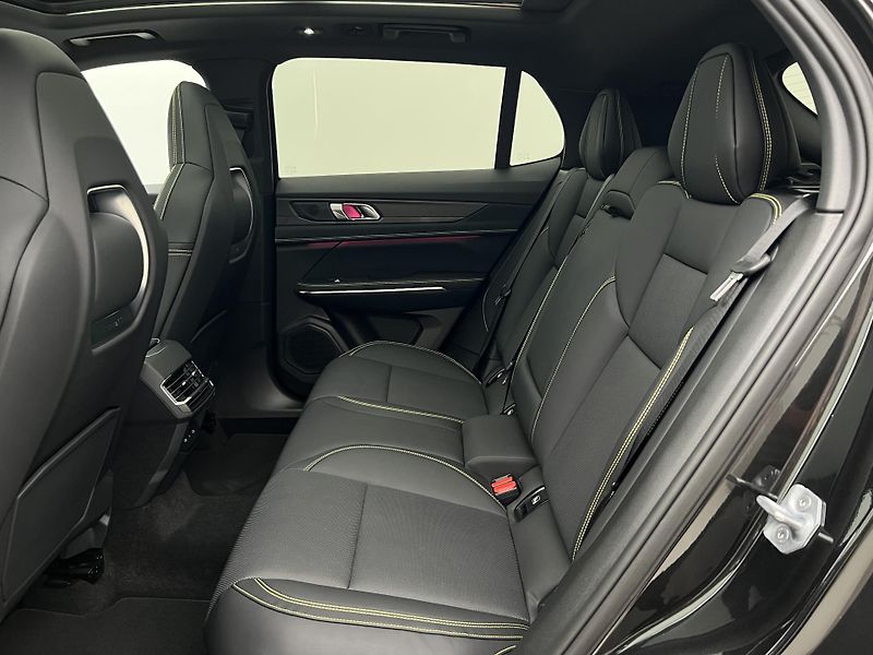 Lynk & Co 01 MORE PHEV AUT CZ 1.maj - fotka 6 z 55