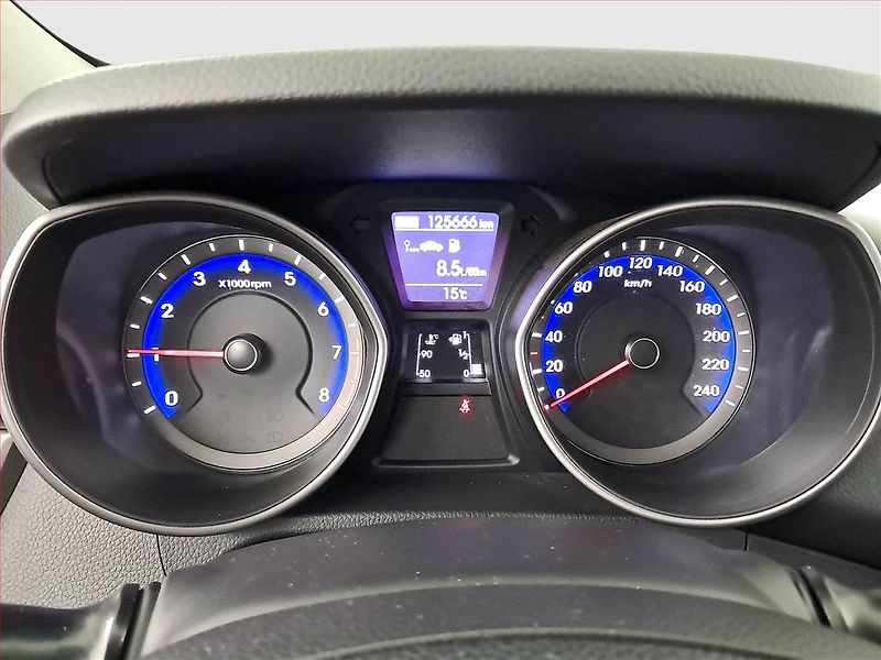 Hyundai i30 (2016) 1.6 MPI, Tempomat - fotka 11 z 14