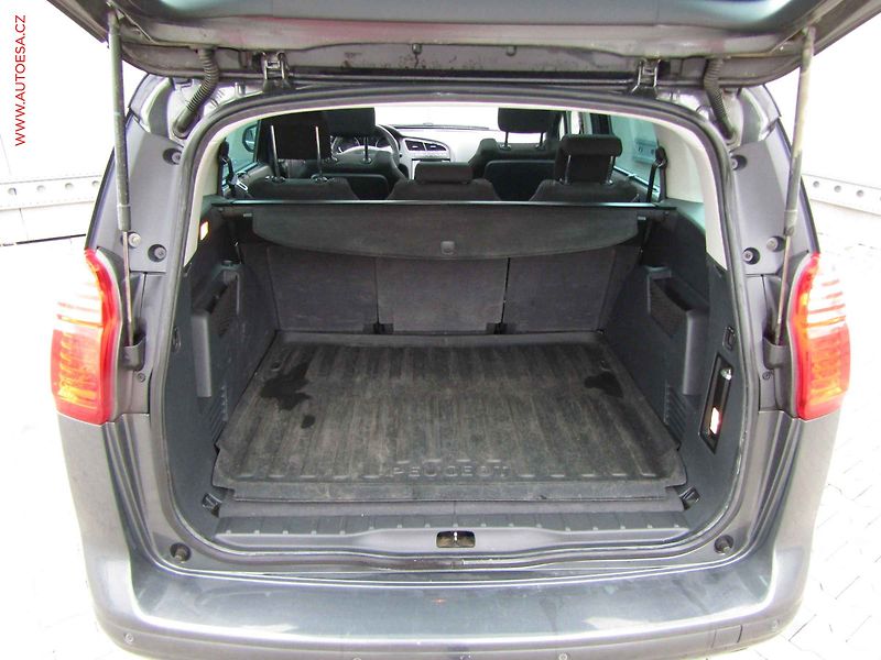 Peugeot 5008 (2010) 2.0 HDi, servis.kniha - fotka 7 z 20