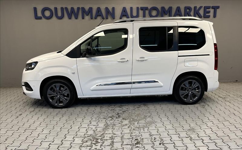 Toyota ProAce City Verso 1,5 D 8AT FAMILY L1 - fotka 3 z 16