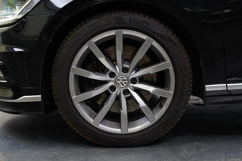 Volkswagen Passat - fotka 10 z 25