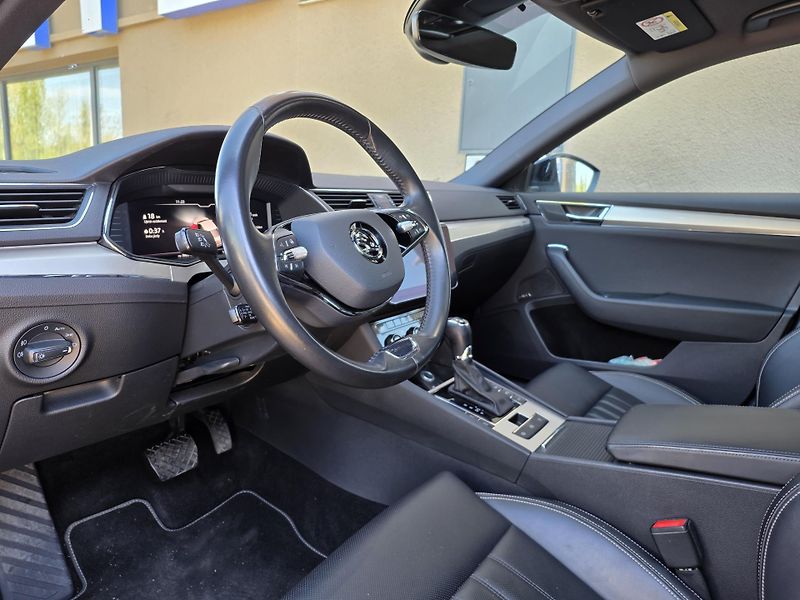 Škoda Superb 2.0-4x4-Laurin&Klement-200kw - fotka 12 z 25