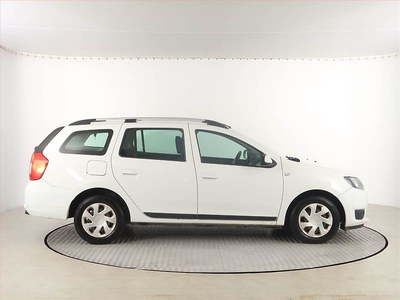 Dacia Logan (2016) 1.5 dCi, po STK, zamluveno - fotka 6 z 14