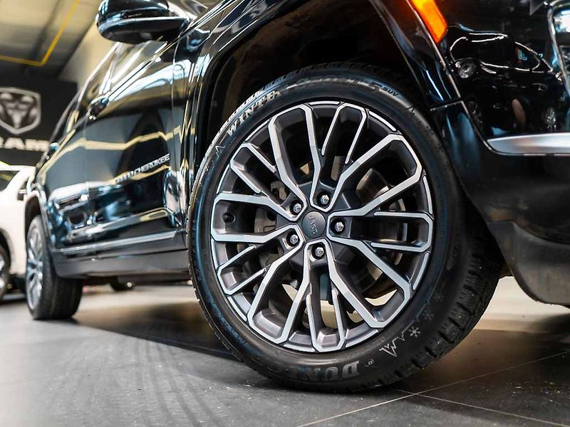 Jeep Grand Cherokee (2021) 5.7 Summit Reserve L V8 HeadUp - fotka 46 z 46