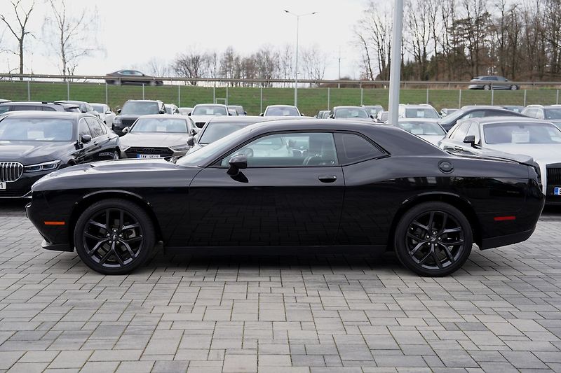 Dodge Challenger 3.6 V6 automat,/kůže/xenony - fotka 3 z 37