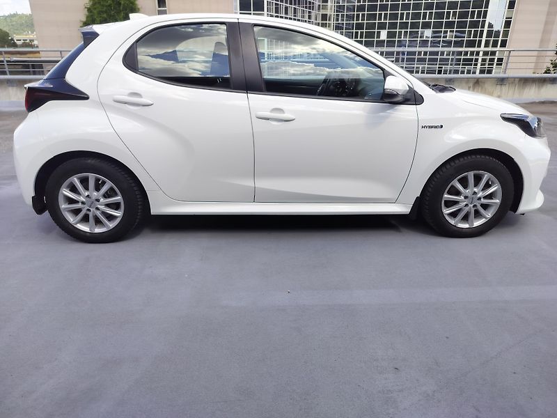 Toyota Yaris 1.5 Hybrid - fotka 8 z 27