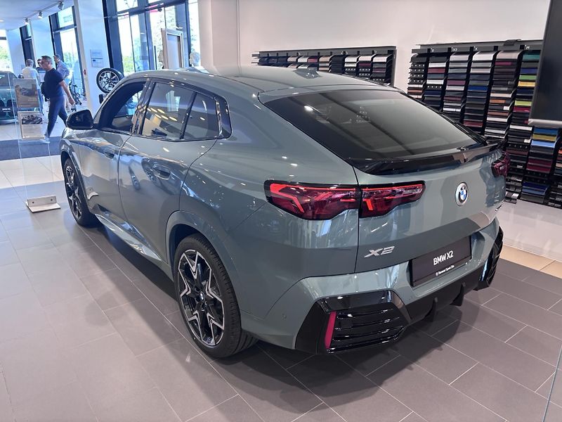 BMW X2 sDrive 20i - fotka 3 z 12