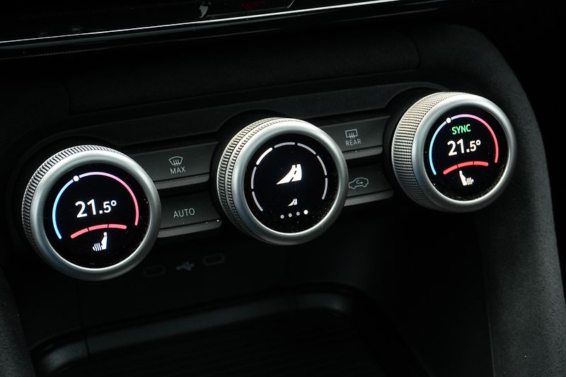 Škoda Kodiaq RS 2.0 TSI, Panorama, Webasto - fotka 23 z 46