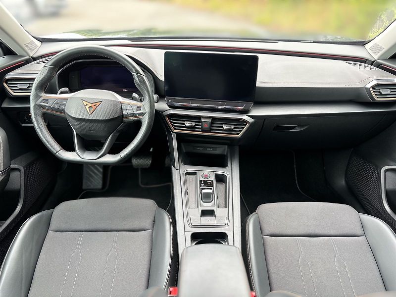 Cupra Formentor (2024) 1.5 TSI DSG - fotka 5 z 28