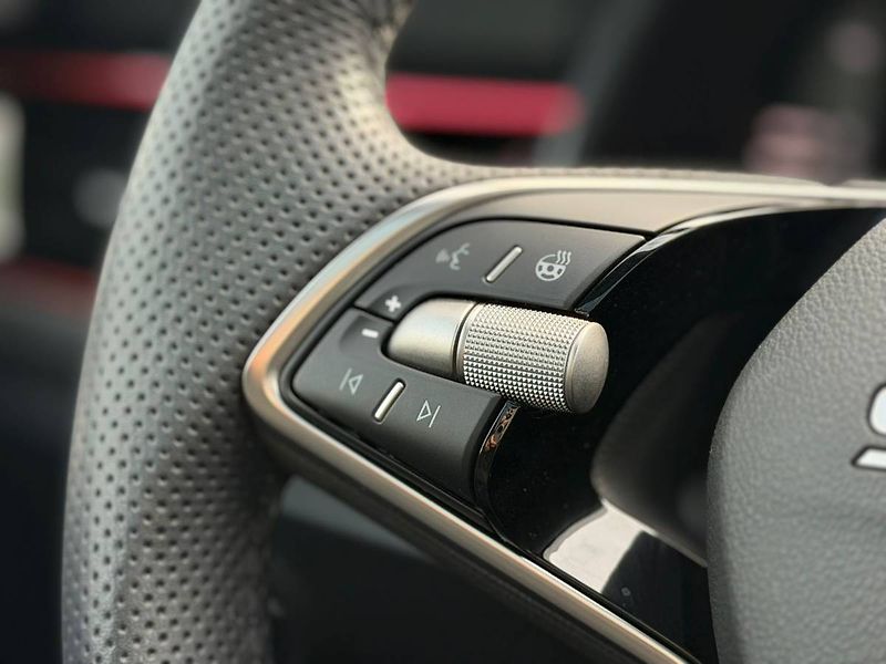 Škoda Scala Monte Carlo 1,0 TSI 85 kW 6° M - fotka 33 z 41