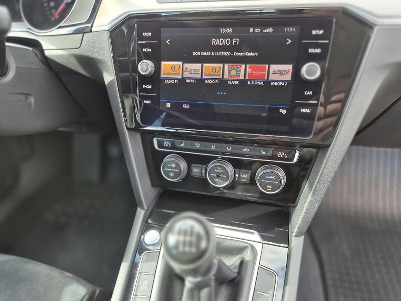 Volkswagen Passat (2018) VW Passat 2.0 TDi R-line 110kw - fotka 14 z 22