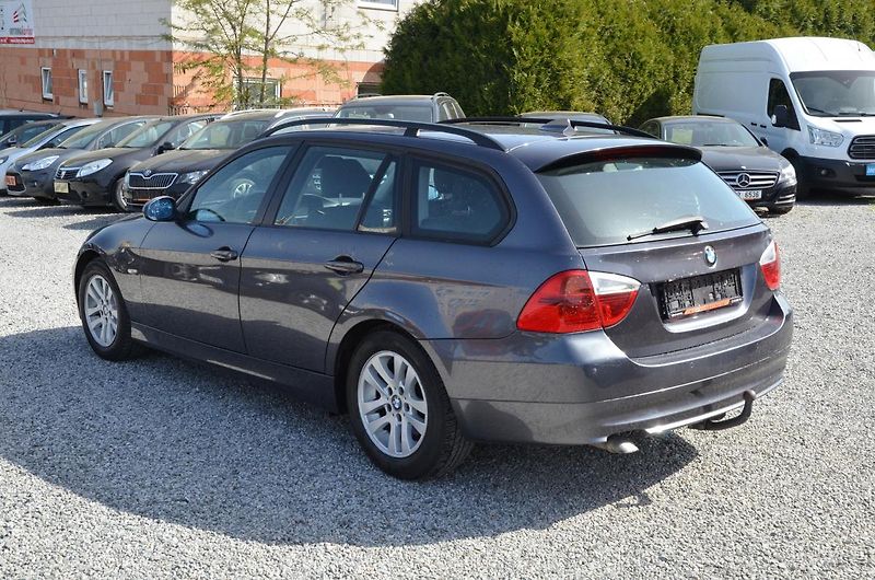 BMW Řada 3 (2007) 320d Touring 110kW / TAŽNÉ - fotka 4 z 30