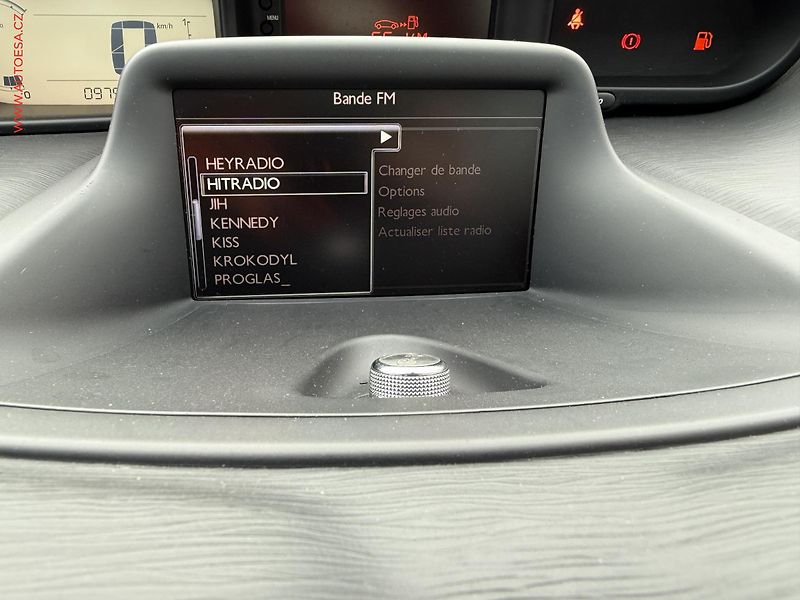Citroën C3 Picasso (2015) 1.2i, Exclusive, navi, panor - fotka 14 z 17