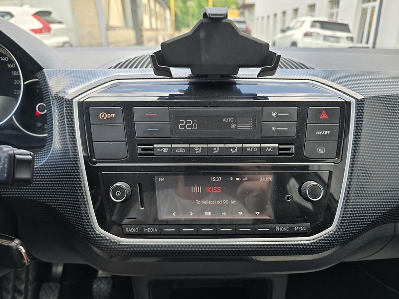 Volkswagen up! CNG KAMERA + DIGIKLIMA ČR - fotka 18 z 27