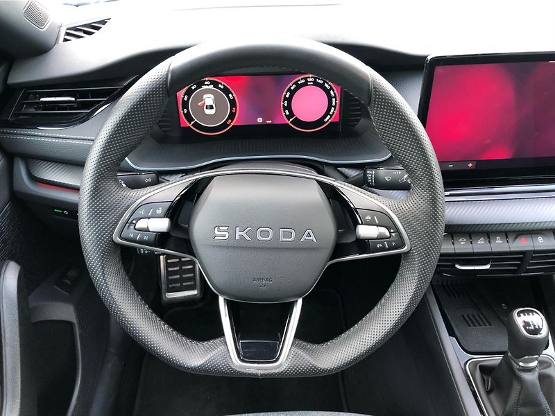 Škoda Octavia 1.5 TSi SPORTLINE - fotka 17 z 30