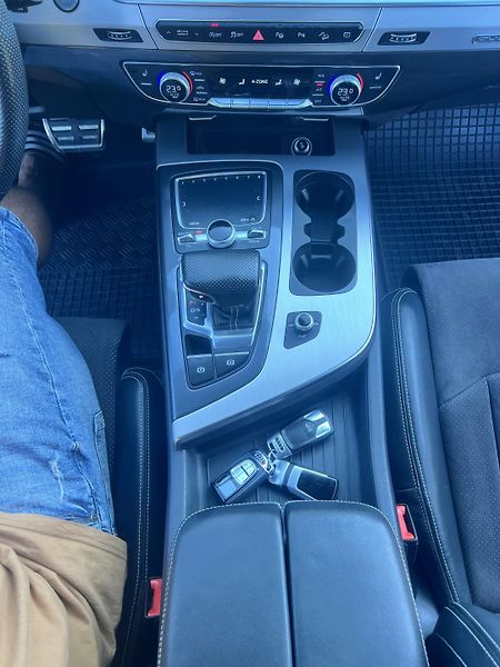 Audi Q7 3.0TDI 200KW,S-LINE,VZDUCH,TZ - fotka 48 z 52