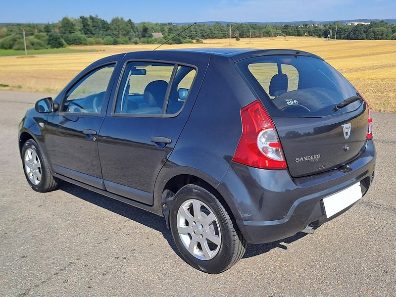 Dacia Sandero (2010) 1.4 2xKOLA, PĚKNÝ STAV - fotka 7 z 25