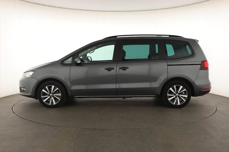 Volkswagen Sharan (2019) 2.0 TDI BMT, Automat, 7 míst - fotka 3 z 24