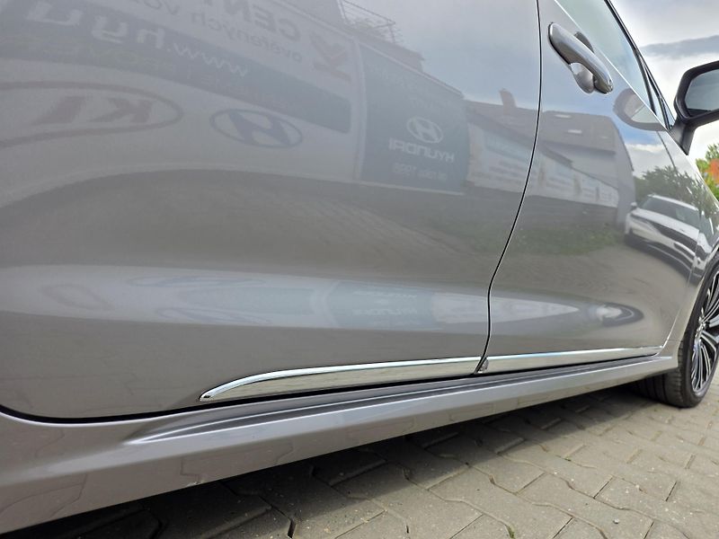 Toyota Corolla 1.6-NÍZKÉ KM-PRAVIDELNÝ SERVIS - fotka 14 z 26