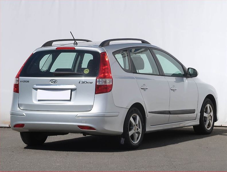 Hyundai i30 (2010) 1.4 CVVT, LPG, Serv.kniha - fotka 5 z 17