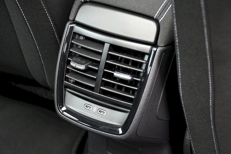 Škoda Kamiq (2026) Monte Carlo 1,0 TSI 85 kW 6-st - fotka 31 z 34
