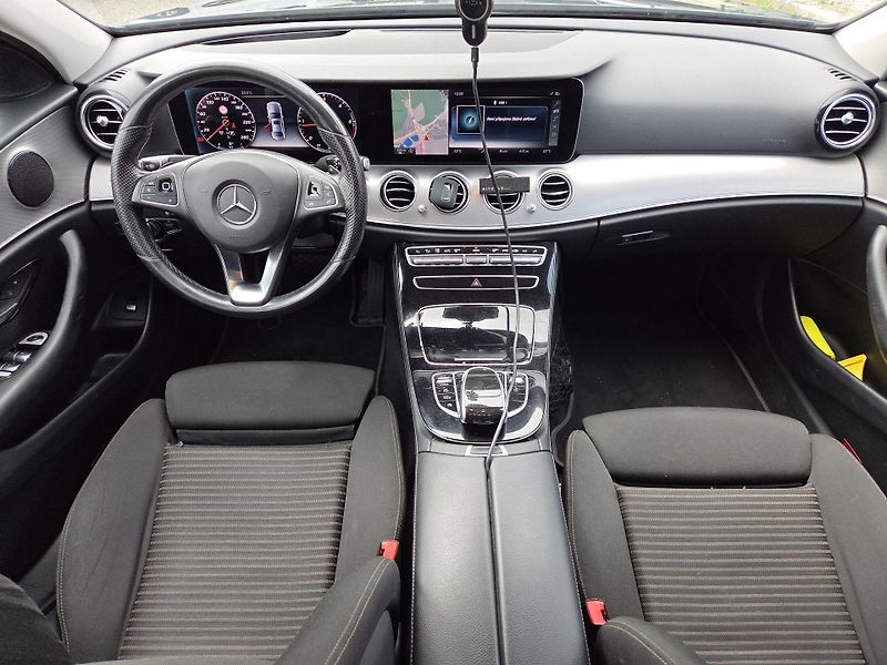 Mercedes-Benz Třídy E E220CDi lze i na splátky VŠEM! - fotka 8 z 11