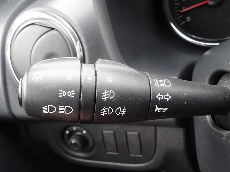 Dacia Sandero 1.2 55kW 2.MAJITEL ČR KLIMA - fotka 17 z 22