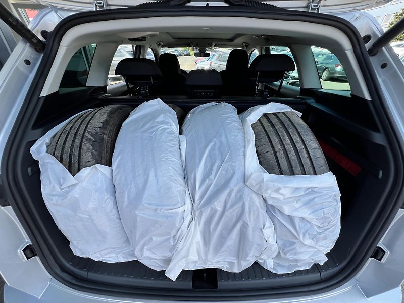 Škoda Karoq Style Plus 2.0TDi 85kw DSG ALU - fotka 35 z 49