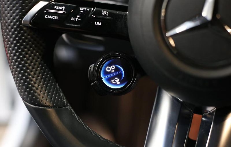 Mercedes-Benz AMG GT 43 4M Matrix 360k Hud  - fotka 18 z 31