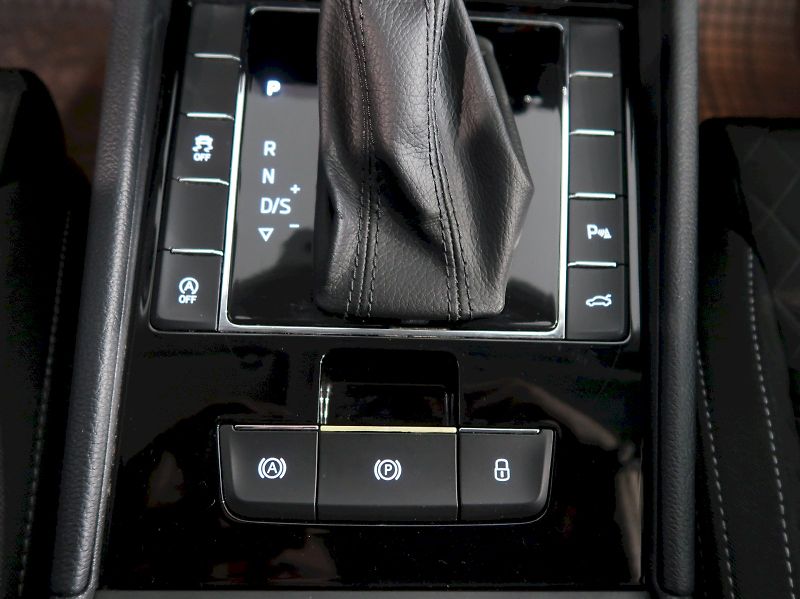 Škoda Superb (2018) STYLE 2.0TDI 140KW DSG CANTON - fotka 34 z 42
