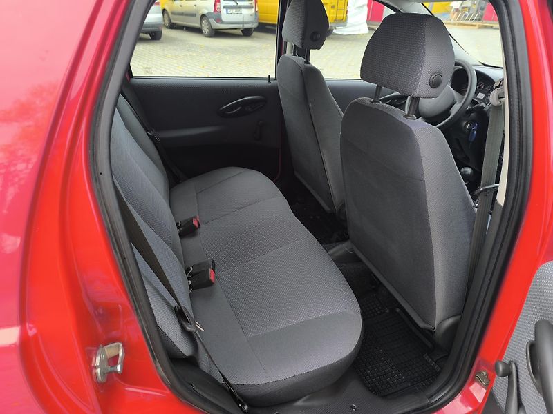 Fiat Punto (2005) 1.3 DOLOŽENÉ KM,SERVISNÍ KN - fotka 13 z 26