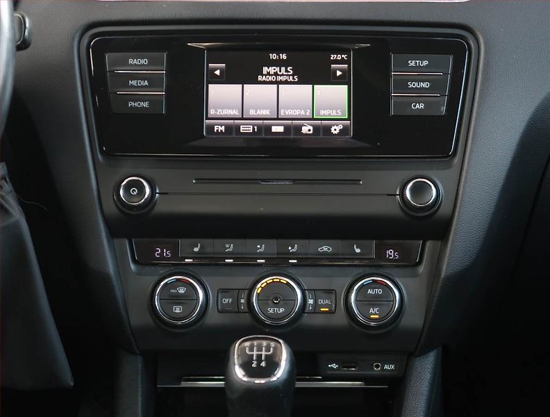 Škoda Octavia (2015) Elegance 1.6 TDI, Tempomat - fotka 12 z 19
