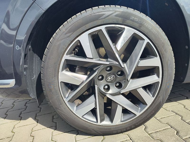 Hyundai Santa Fe 2.2 CRDI/142kW Luxury DCT 4x4 - fotka 37 z 39