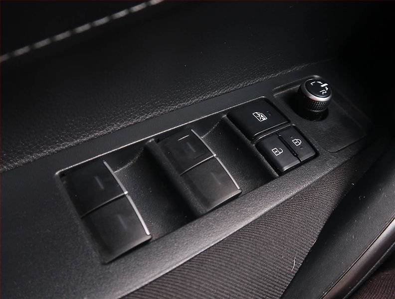 Toyota Corolla (2020) 1.2 Turbo, Serv.kniha - fotka 17 z 17