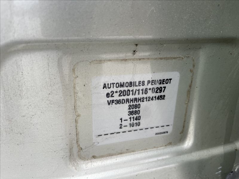 Peugeot 407 2,0 Hdi 100kw ESP Tempomat 2sa - fotka 22 z 32