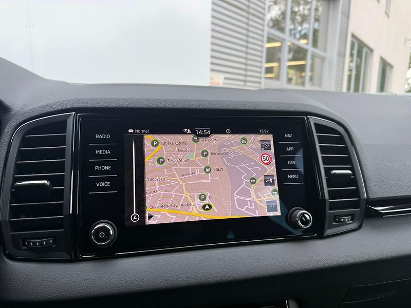 Škoda Karoq Sportline 1,5 TSI 110 kW DSG - fotka 12 z 25