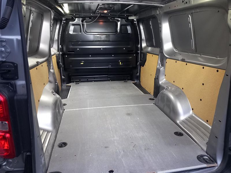 Toyota ProAce (2024) 2,0D 2x ŠOUPAČKY , AUTOMAT - fotka 12 z 35