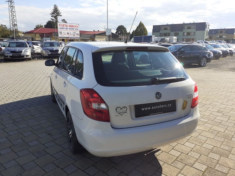 Škoda Fabia (2010) KOMBI 1.6 TDI - fotka 5 z 37