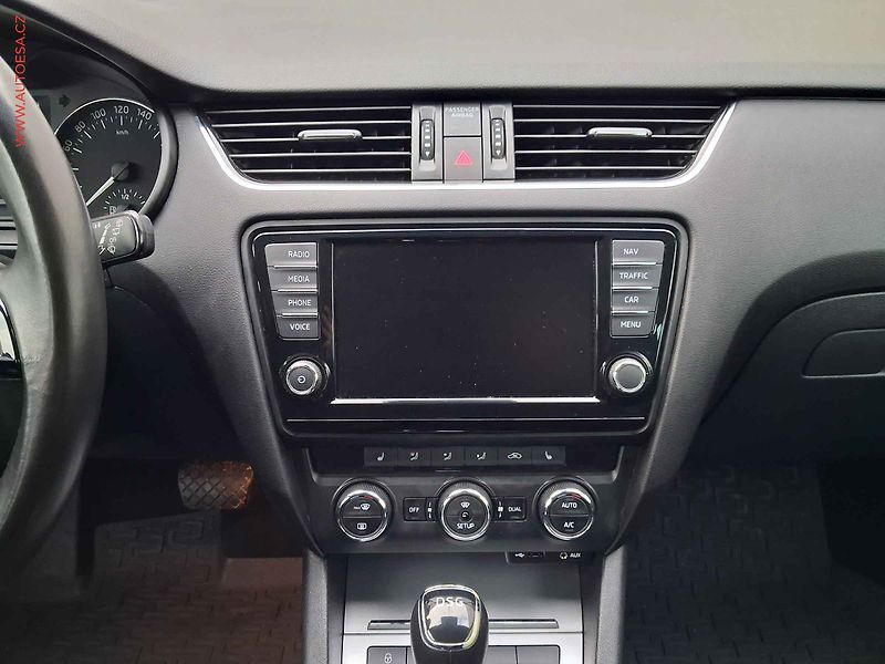 Škoda Octavia (2015) 1.6 TDi, Sport, DSG - fotka 12 z 17