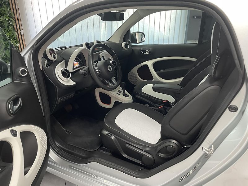 Smart Fortwo 0.9i AUTOMAT ČR 1.MAJ NAVI   - fotka 17 z 25
