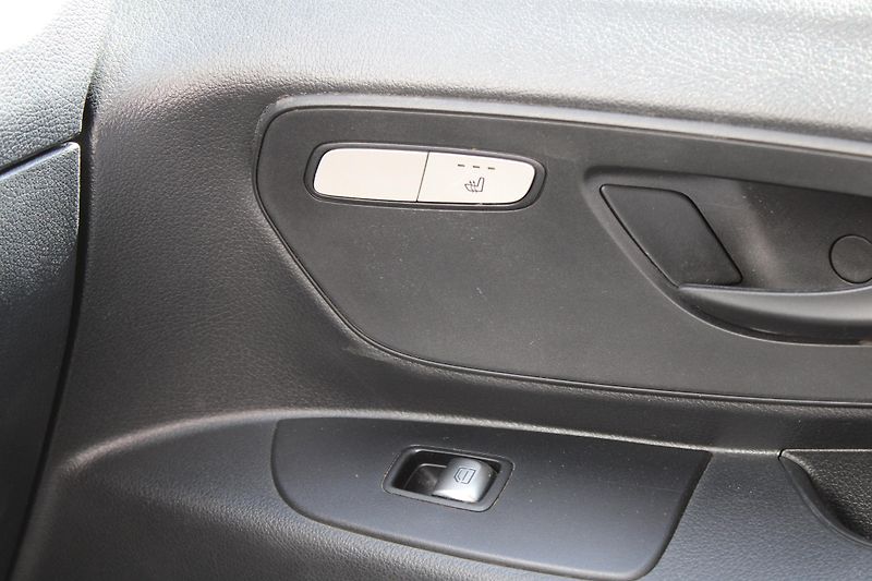 Mercedes-Benz Vito 2,2 116CDI 5Míst Automat+klima - fotka 22 z 26