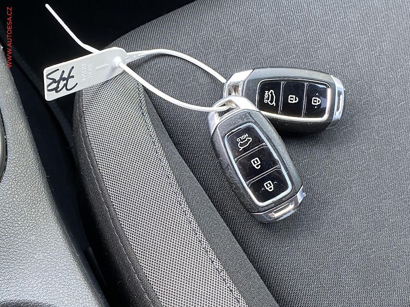 Hyundai Kona (2018) 1.0 T-GDi, Navi, kamera - fotka 20 z 20